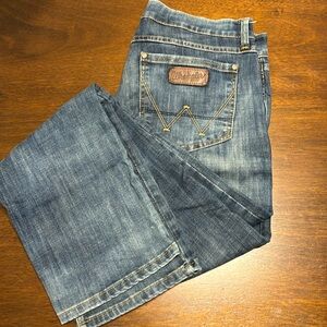 Men’s Wrangler Retro Slim Straight jeans, 33 waist x 34 length.